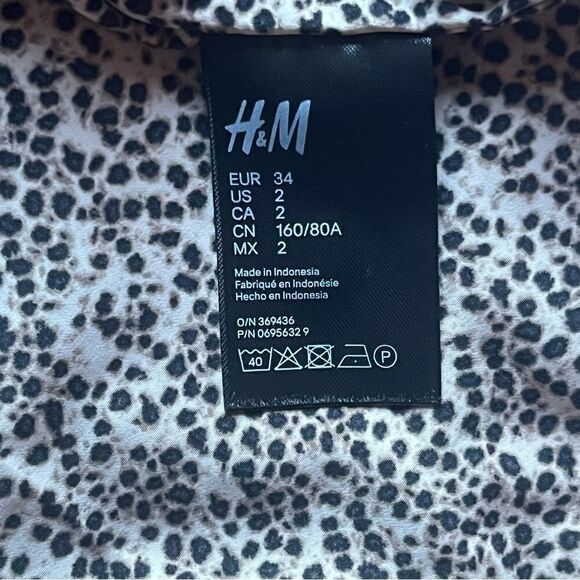 𝅺H&M Brown Animal Print Button Down Shirt Long Sleeve Wrists Buttoned Size 2 - Picture 5 of 9